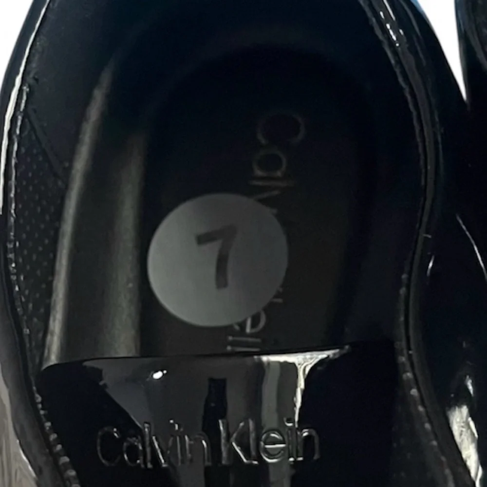 Calvin Klein Glossy Black‎ Oxfords Dress Shoes, Size 7, NWOT